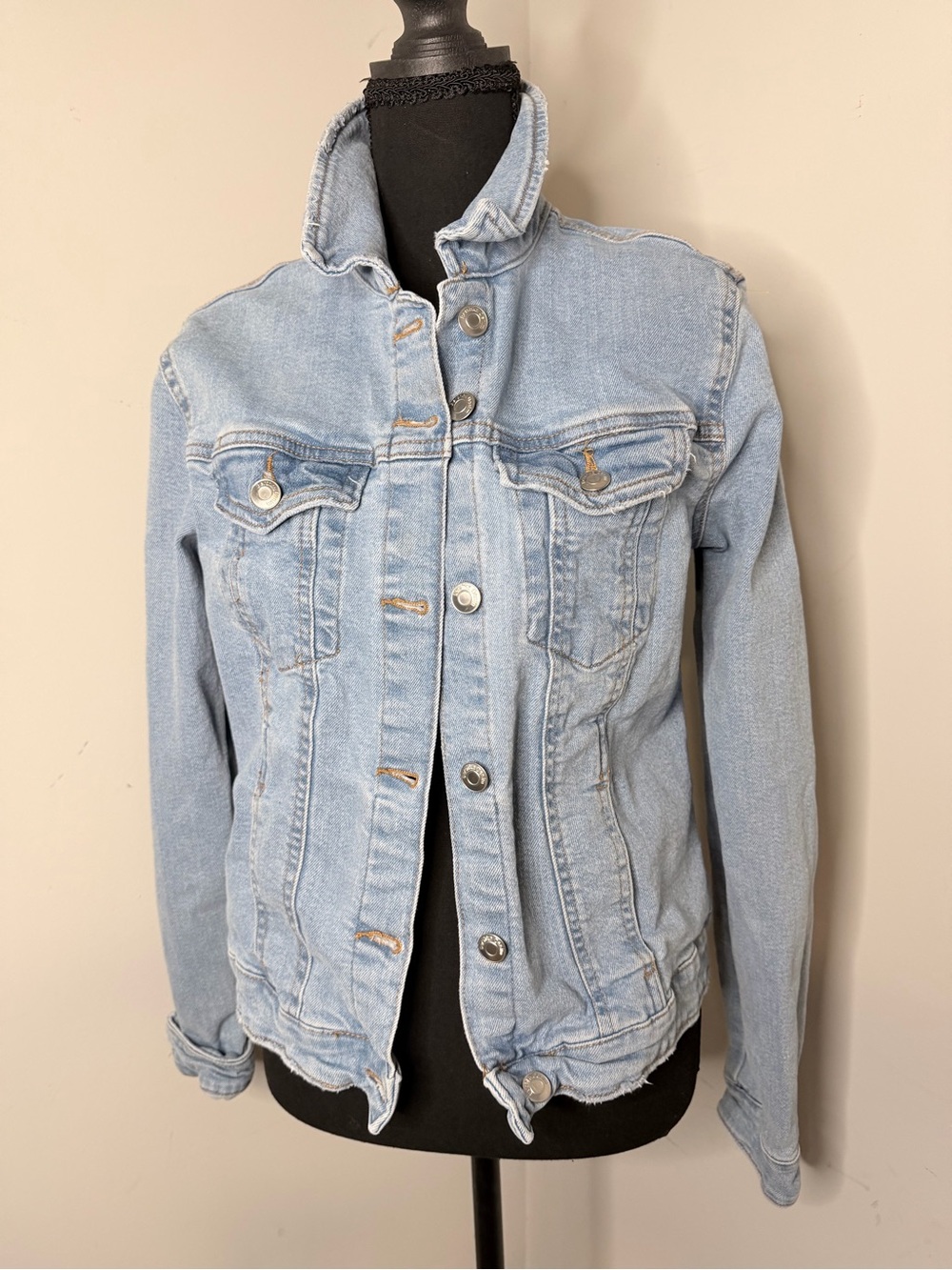Bershka Denim Jacket marked as size Large
- Classic Casual Jacket